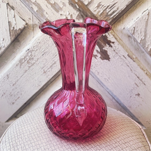Vintage cranberry glass pitcher with clear ponytail handle - unmarked - Picture 3 of 5